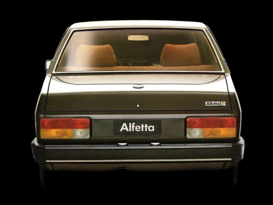  Alfa Romeo Alfetta Quadrifoglio Oro (116) 1983 года  (фото 4 из 5)